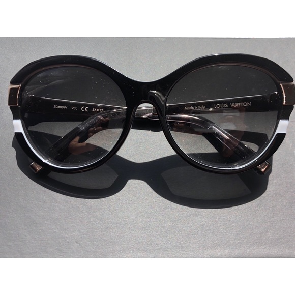 Louis Vuitton Accessories - Louis Vuitton Petit Soupçon Cat eye Sunglass